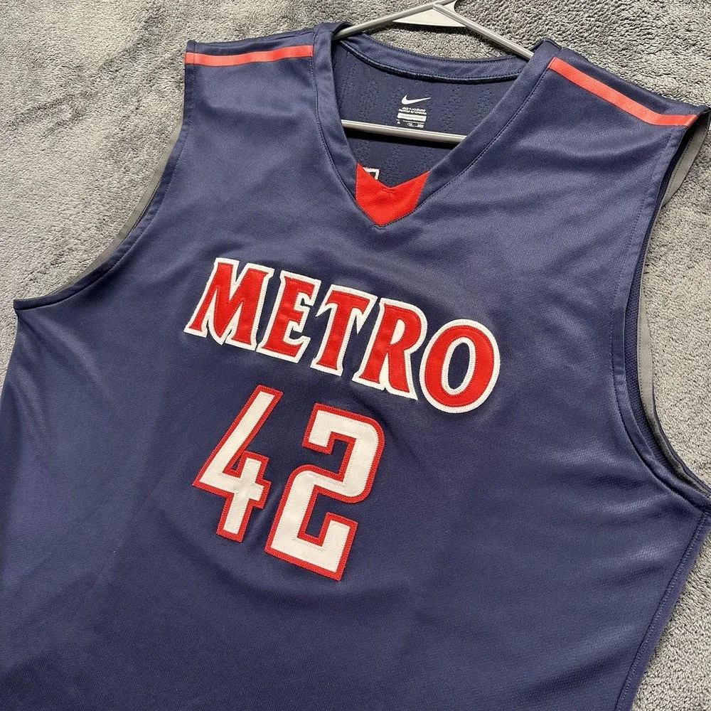 Nike Team Metro Basketball Jersey Big Logo Size 2XL Street Y2K Embroidered